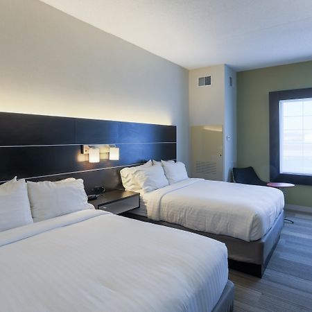 Holiday Inn Express Hotel & Suites Reading By Ihg Екстериор снимка