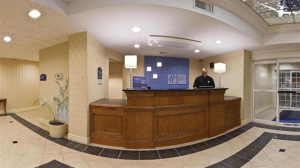 Holiday Inn Express Hotel & Suites Reading By Ihg Екстериор снимка