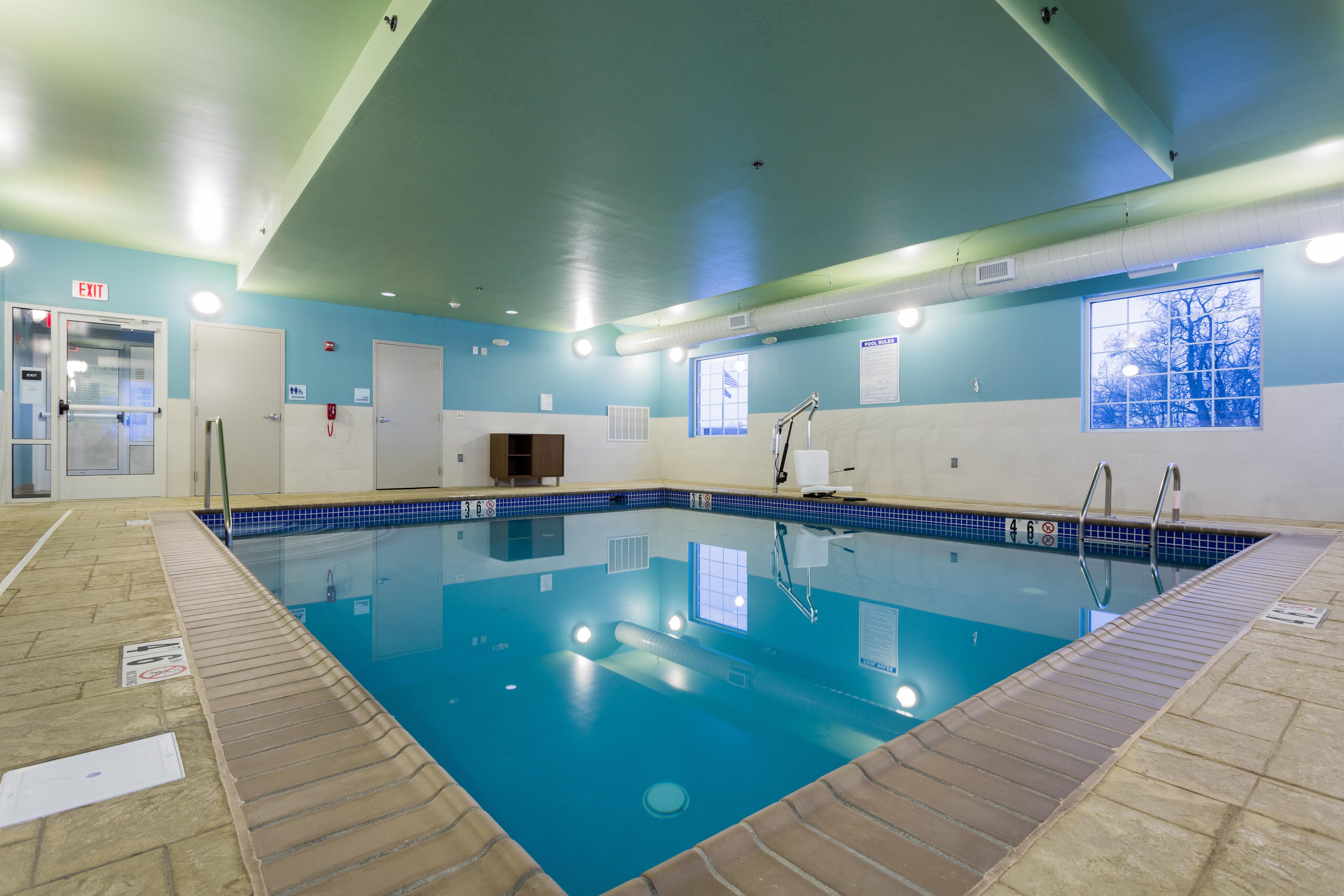 Holiday Inn Express Hotel & Suites Reading By Ihg Екстериор снимка