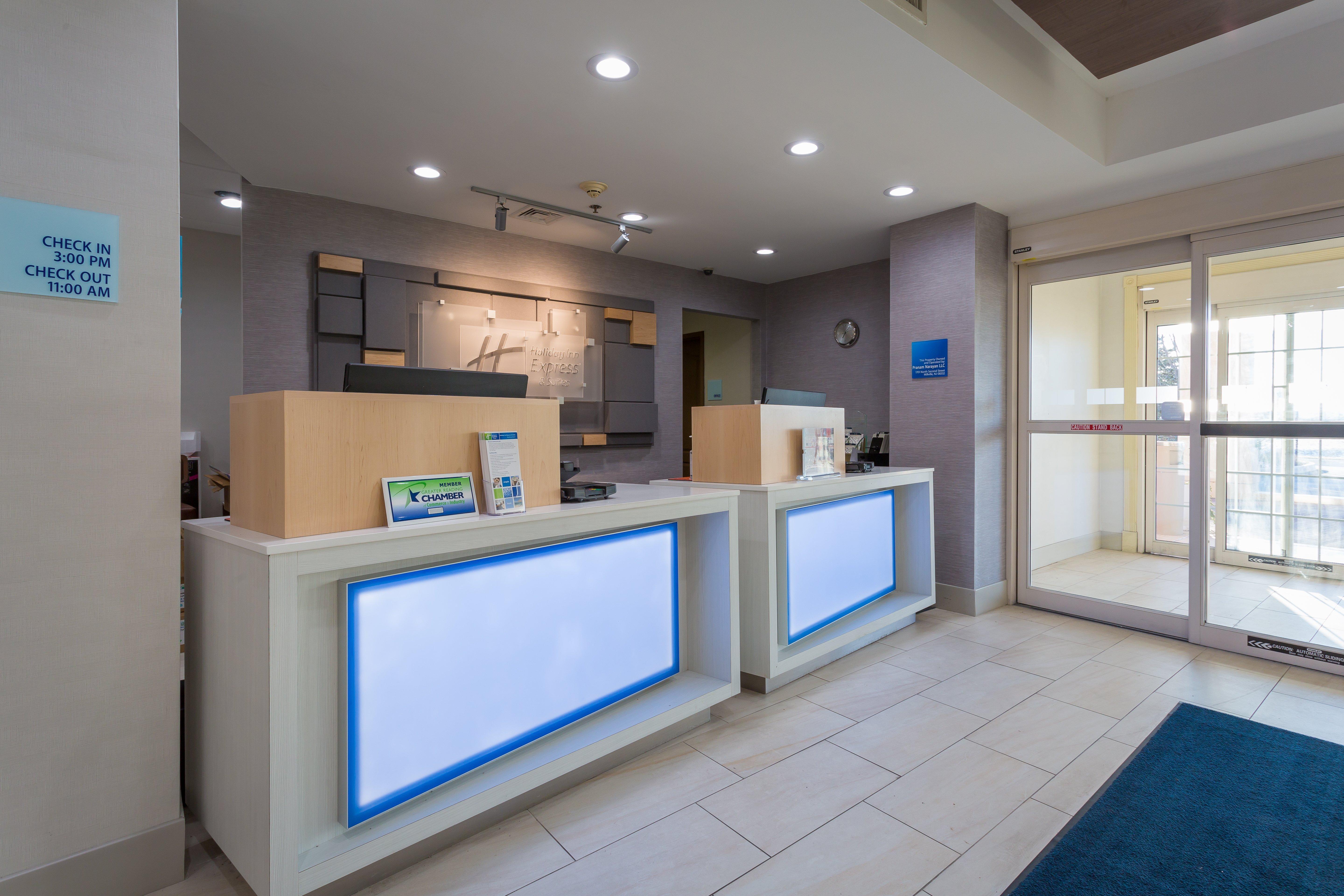 Holiday Inn Express Hotel & Suites Reading By Ihg Екстериор снимка
