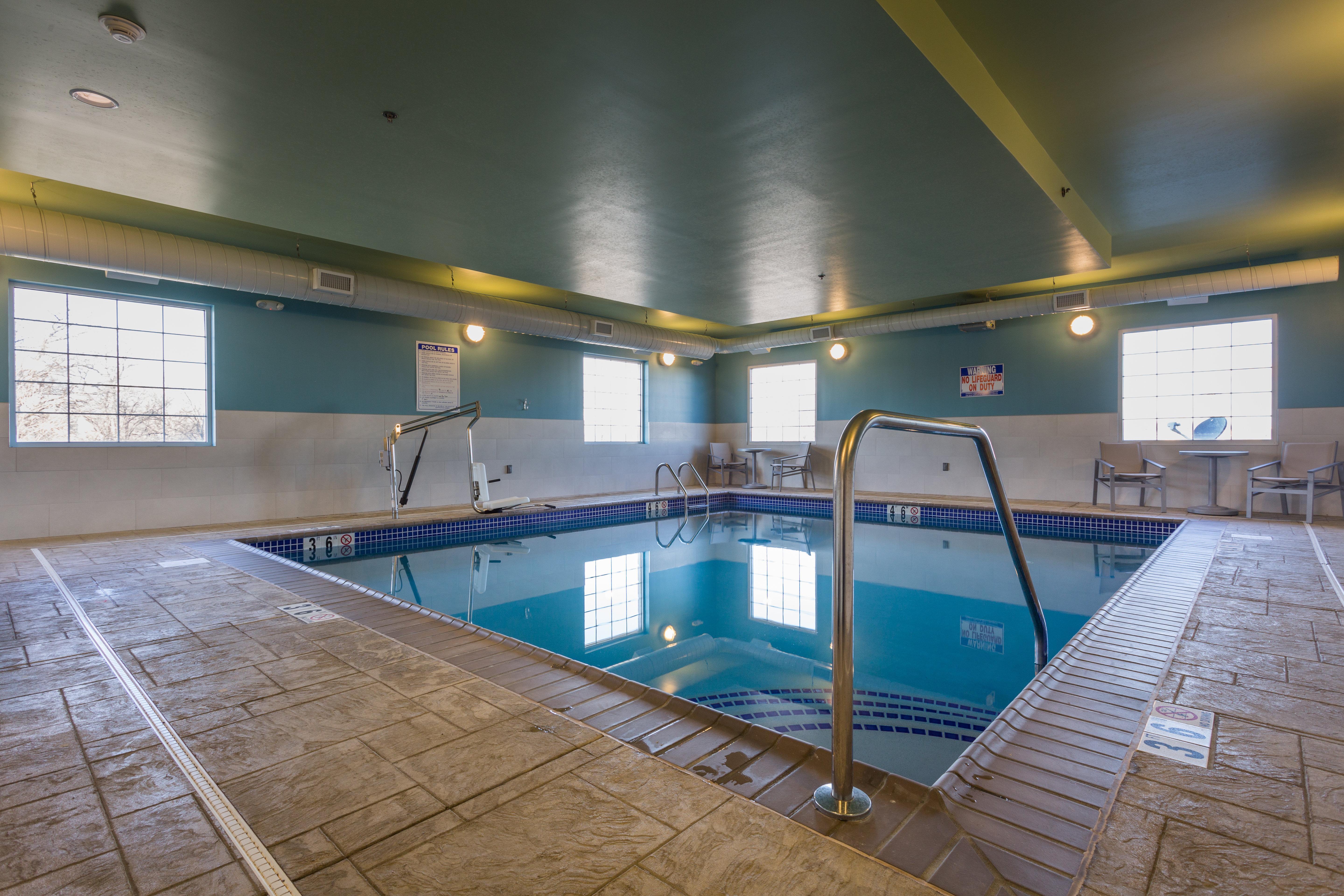 Holiday Inn Express Hotel & Suites Reading By Ihg Екстериор снимка