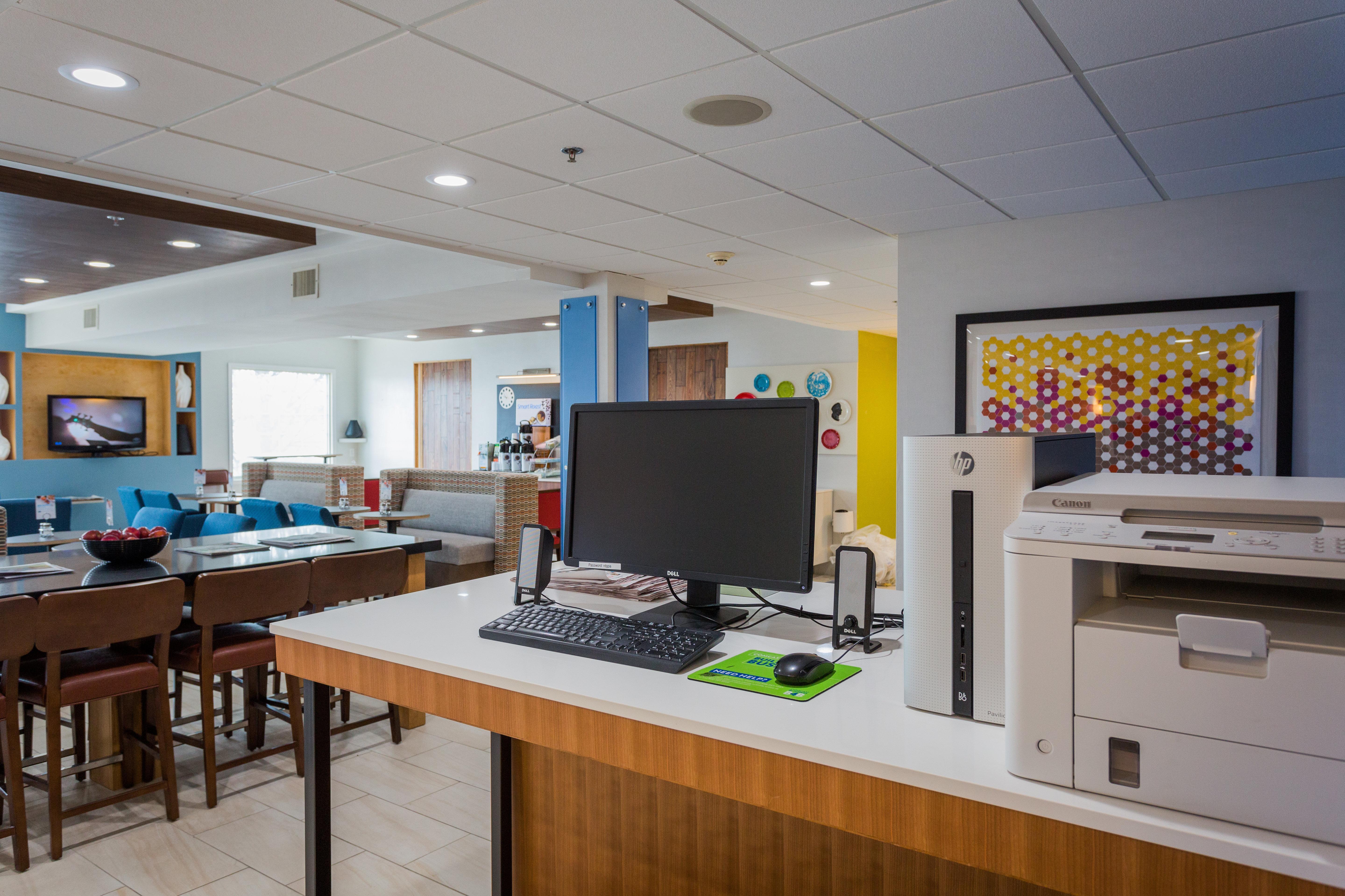 Holiday Inn Express Hotel & Suites Reading By Ihg Екстериор снимка