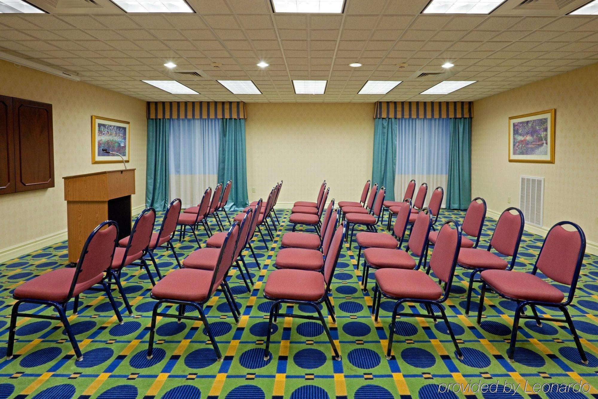 Holiday Inn Express Hotel & Suites Reading By Ihg Екстериор снимка