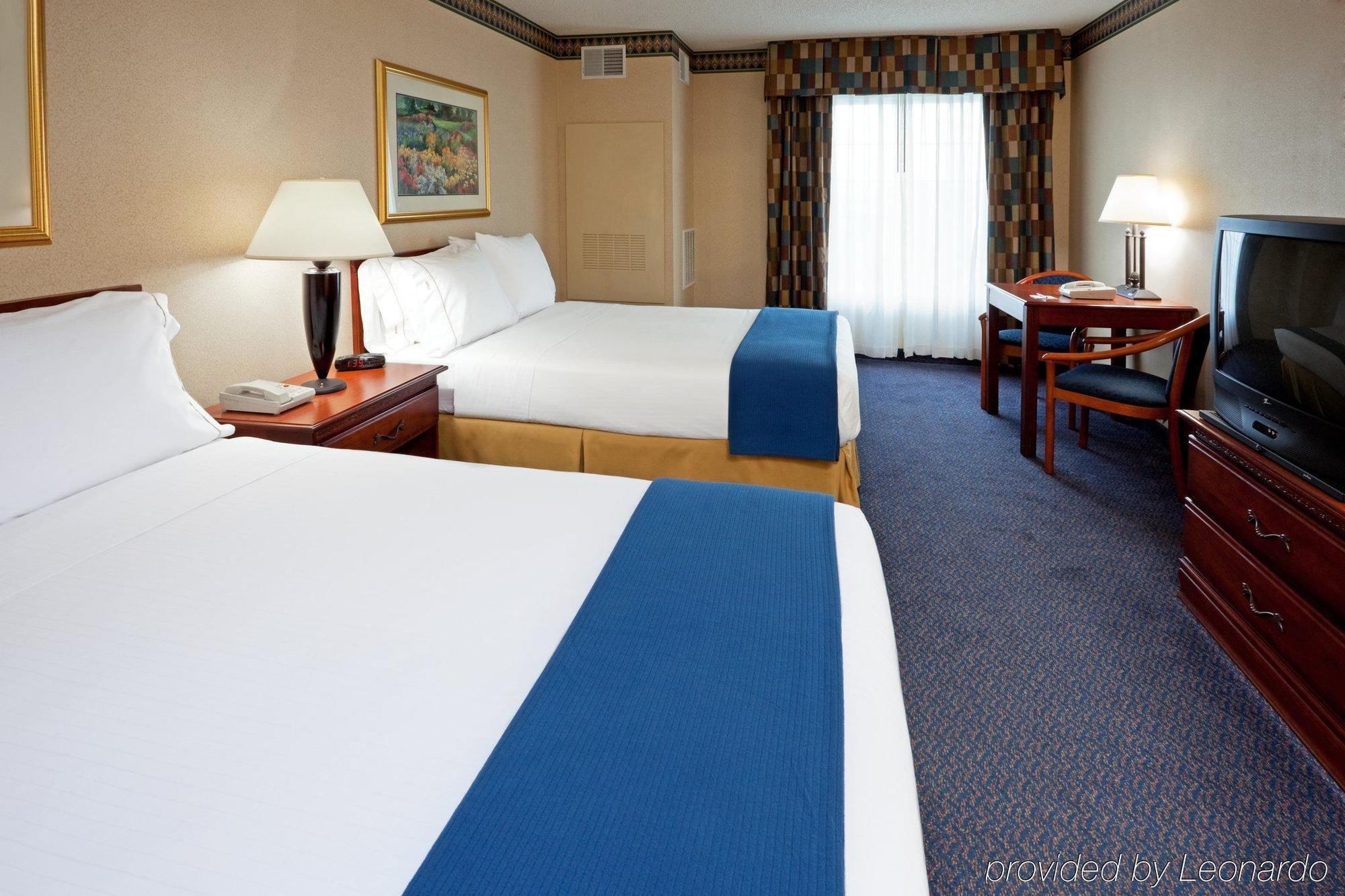 Holiday Inn Express Hotel & Suites Reading By Ihg Екстериор снимка