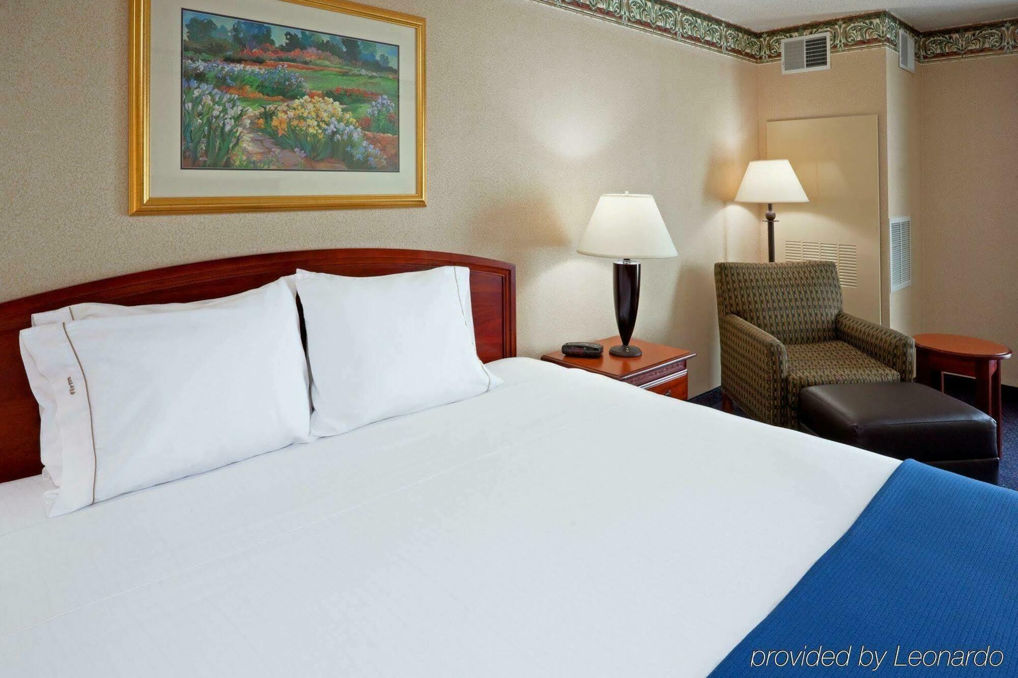 Holiday Inn Express Hotel & Suites Reading By Ihg Екстериор снимка